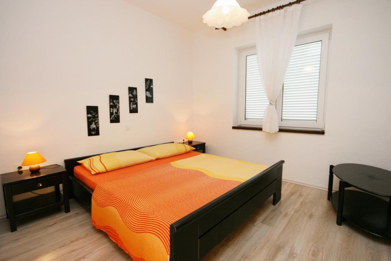 Apartments With A Parking Space Novi Vinodolski - 5529 外观 照片